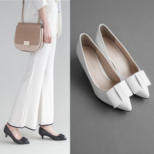 small heel pointed shoes